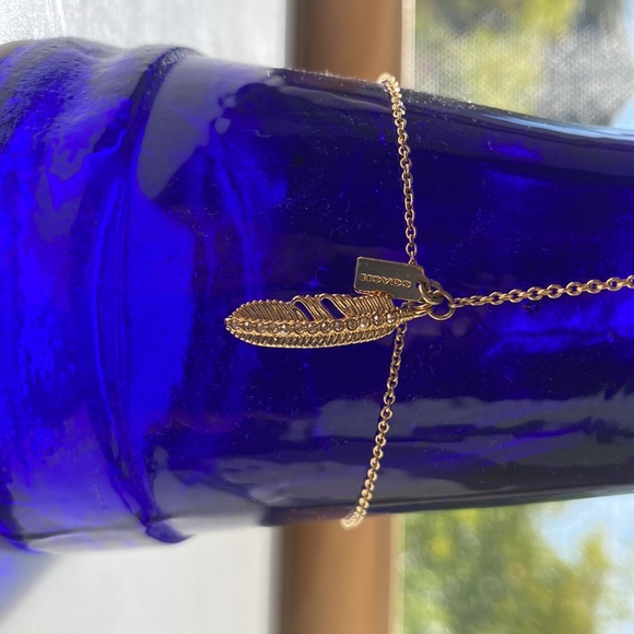 Coach feather hand chain - Picture 3 of 8